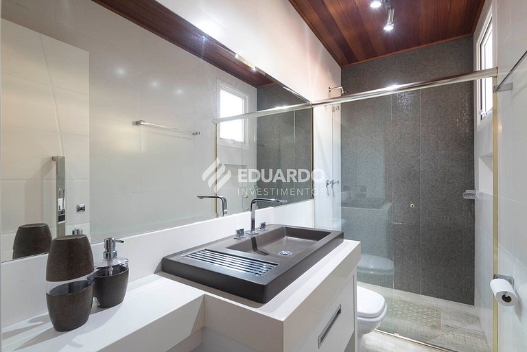 Casa à beira-mar com 4 quartos para até 12 pessoas